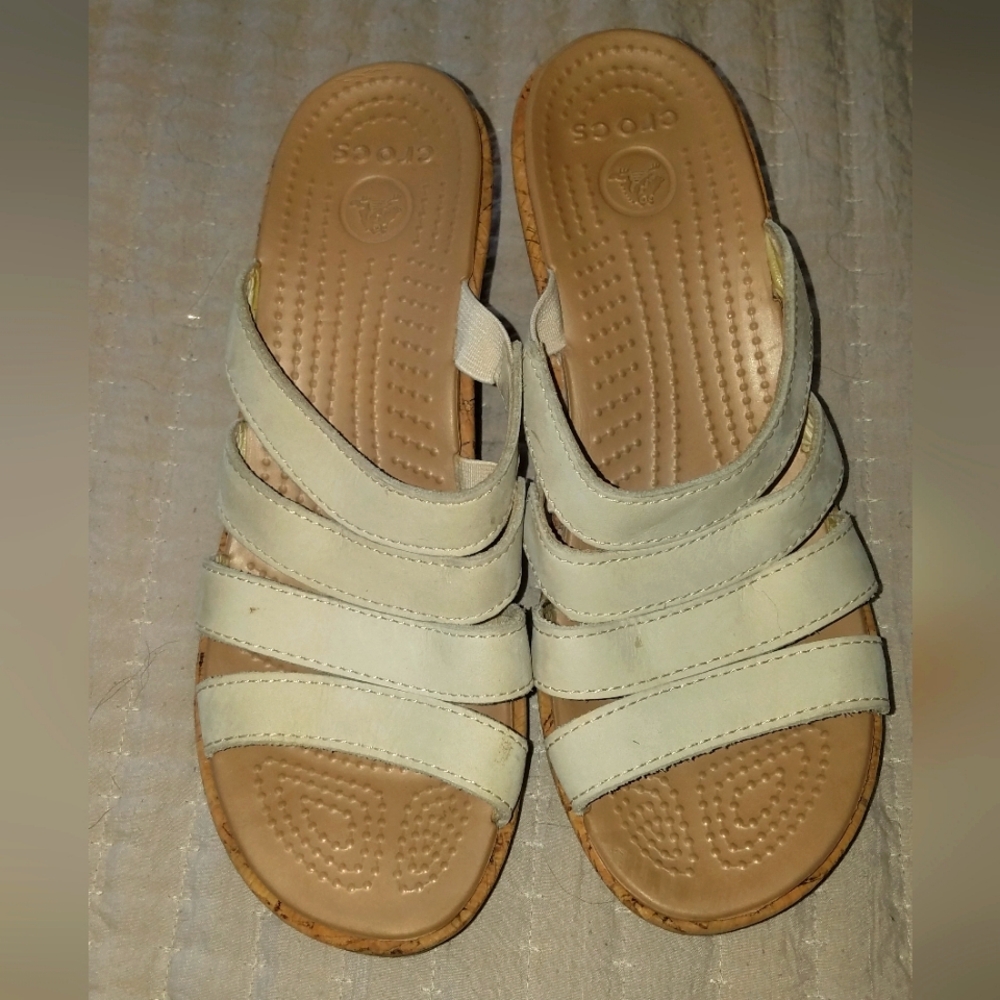 Crocs Size 7